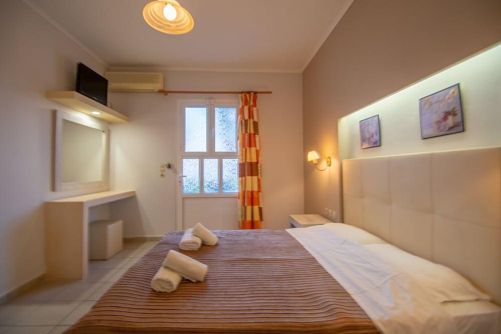 Agoulos Hotel apartamentowy Argassi